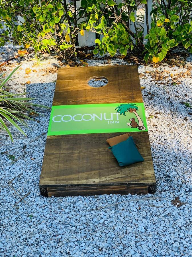 Coconut Inn Pass-A-Grille Beach セント・ピート・ビーチ エクステリア 写真