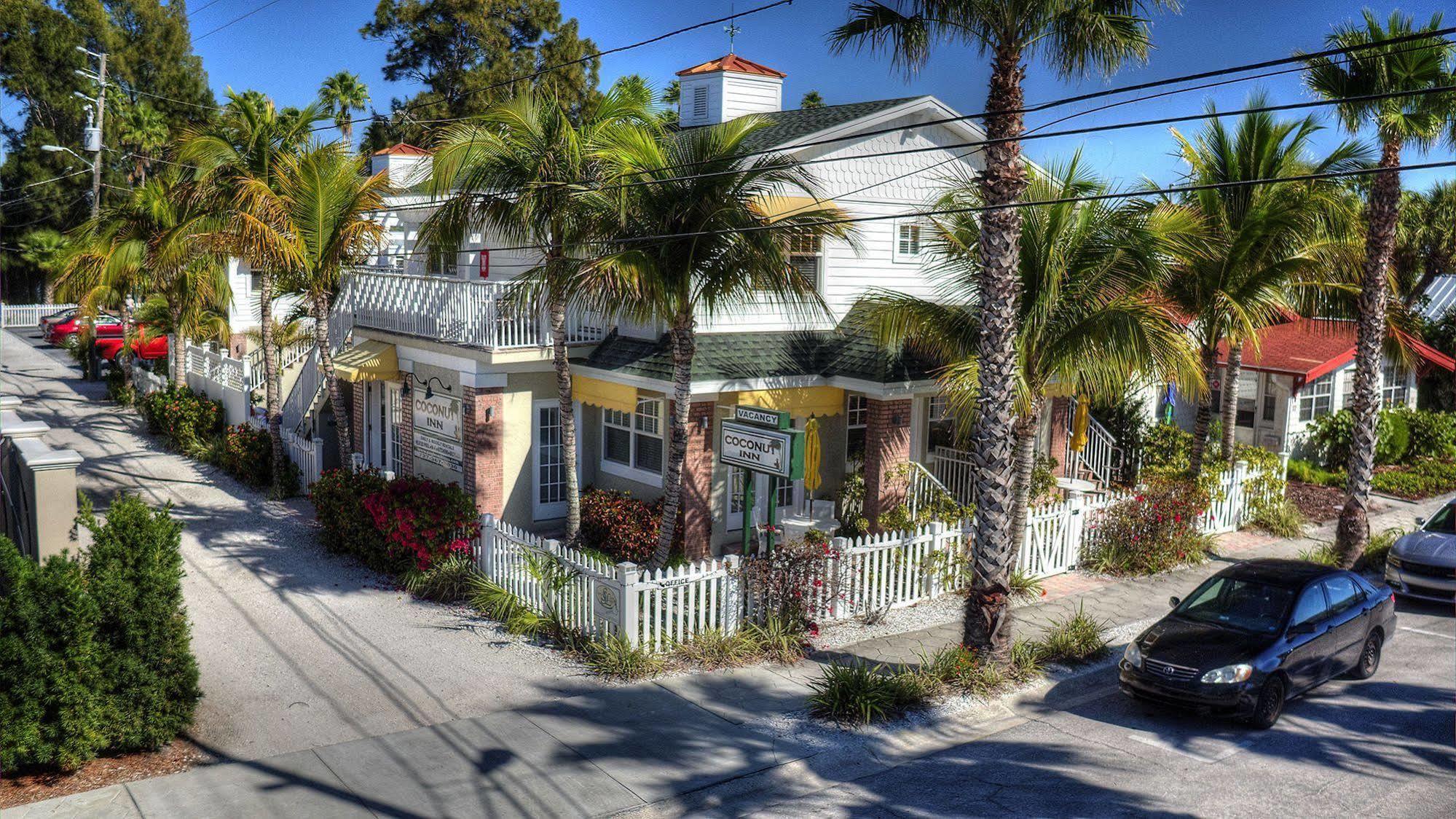 Coconut Inn Pass-A-Grille Beach セント・ピート・ビーチ エクステリア 写真